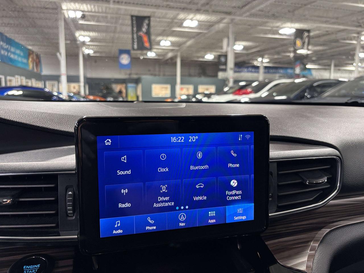 2022 Ford Explorer Limited|HYBRID|4WD|7PASS|NAV|LEATHER|360CAM|PANO|+ Photo