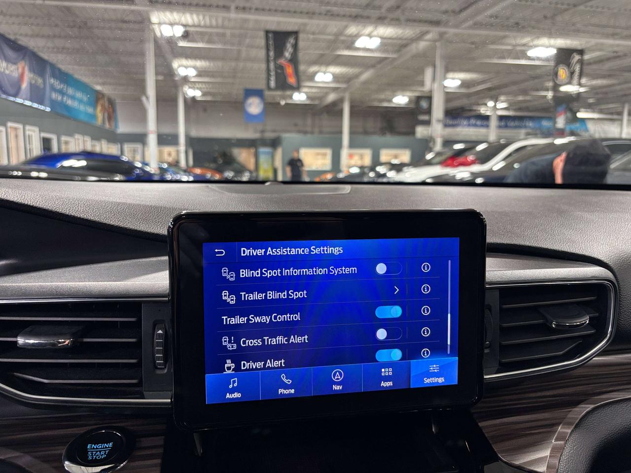 2022 Ford Explorer Limited|HYBRID|4WD|7PASS|NAV|LEATHER|360CAM|PANO|+ Photo