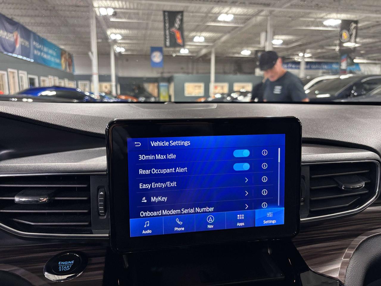2022 Ford Explorer Limited|HYBRID|4WD|7PASS|NAV|LEATHER|360CAM|PANO|+ Photo