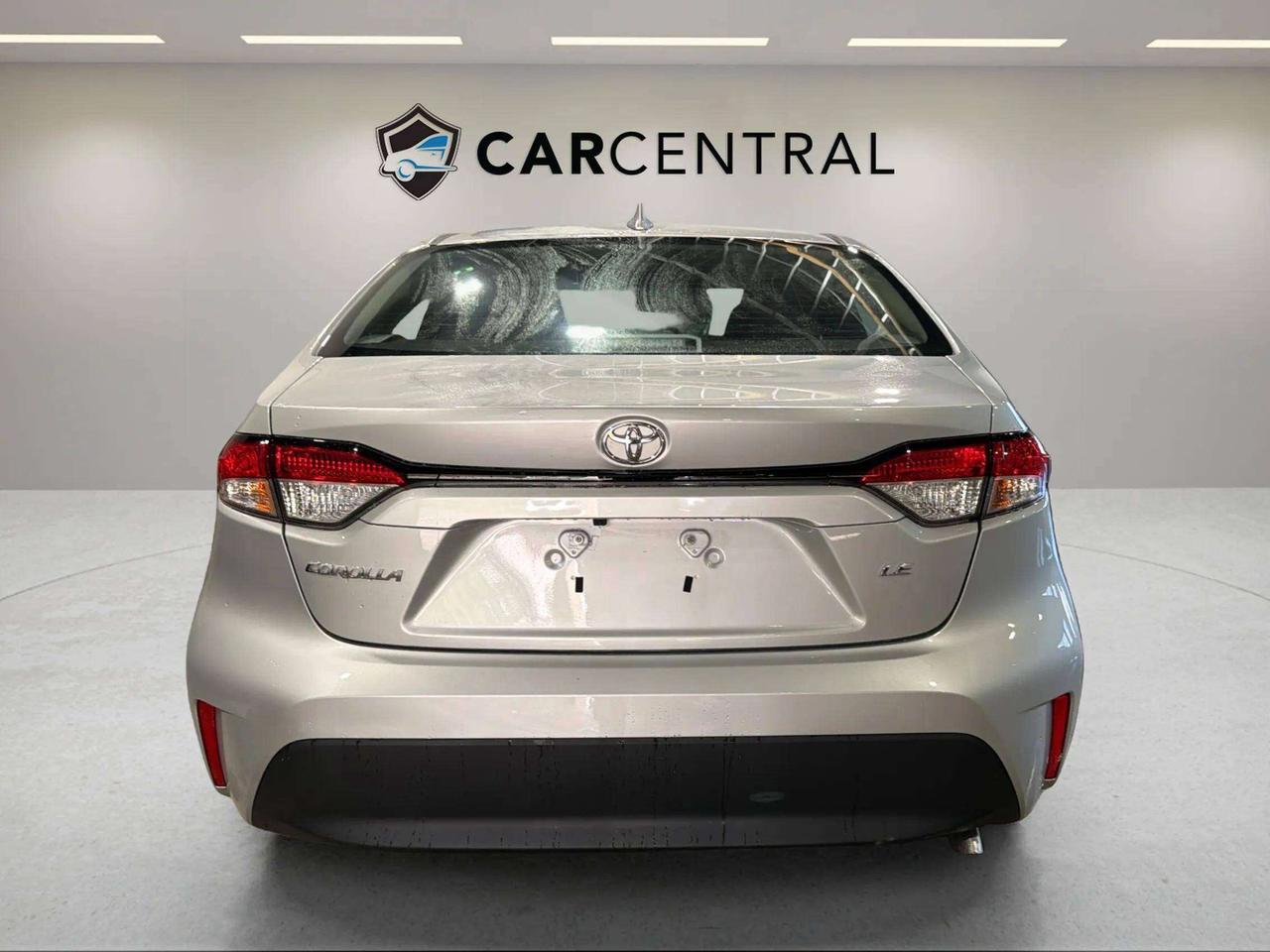 2025 Toyota Corolla LE| CLEAN CARFAX| HTD SEATS| BLIND SPOT| CARPLAY Photo