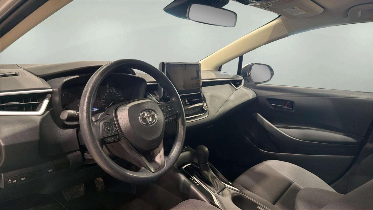 2025 Toyota Corolla LE| CLEAN CARFAX| HTD SEATS| BLIND SPOT| CARPLAY Photo