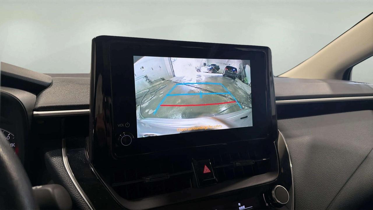 2025 Toyota Corolla LE| CLEAN CARFAX| HTD SEATS| BLIND SPOT| CARPLAY Photo
