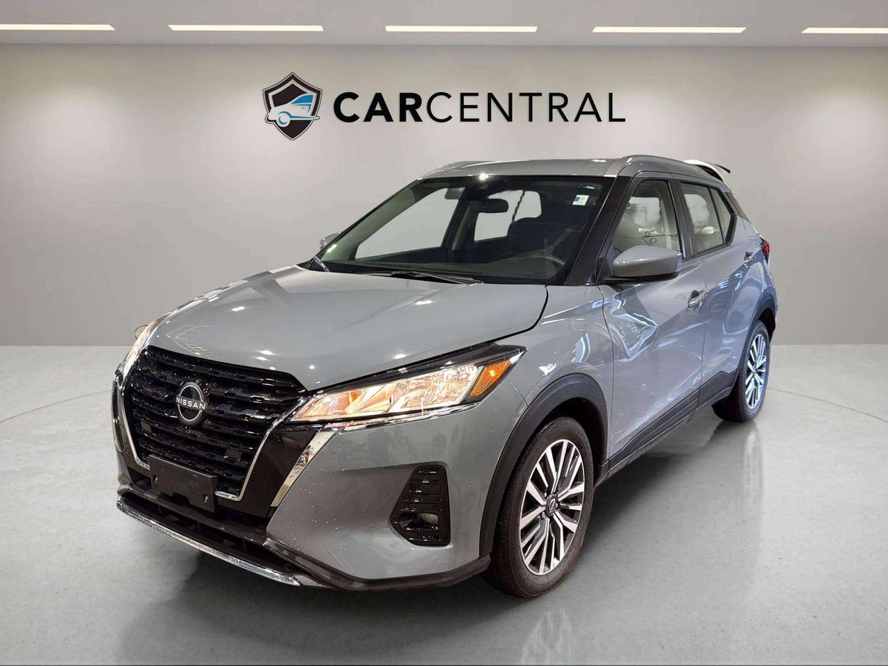 2024 Nissan Kicks SV | CLEAN CARFAX | CARPLAY | HTD SEATS | Photo0