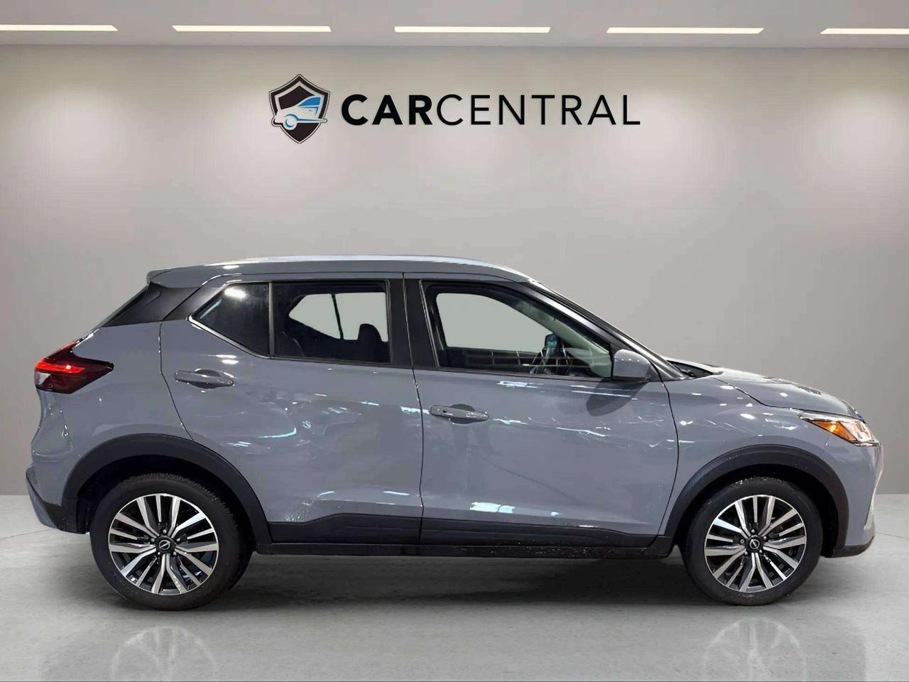 2024 Nissan Kicks SV | CLEAN CARFAX | CARPLAY | HTD SEATS | Photo