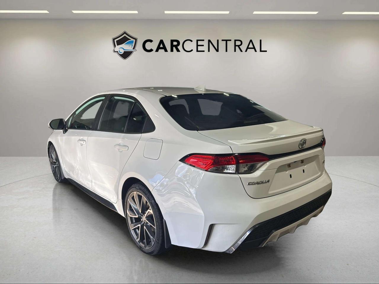2021 Toyota Corolla SE | SUNROOF | HTD SEATS | PUSH START| CARPLAY Photo2