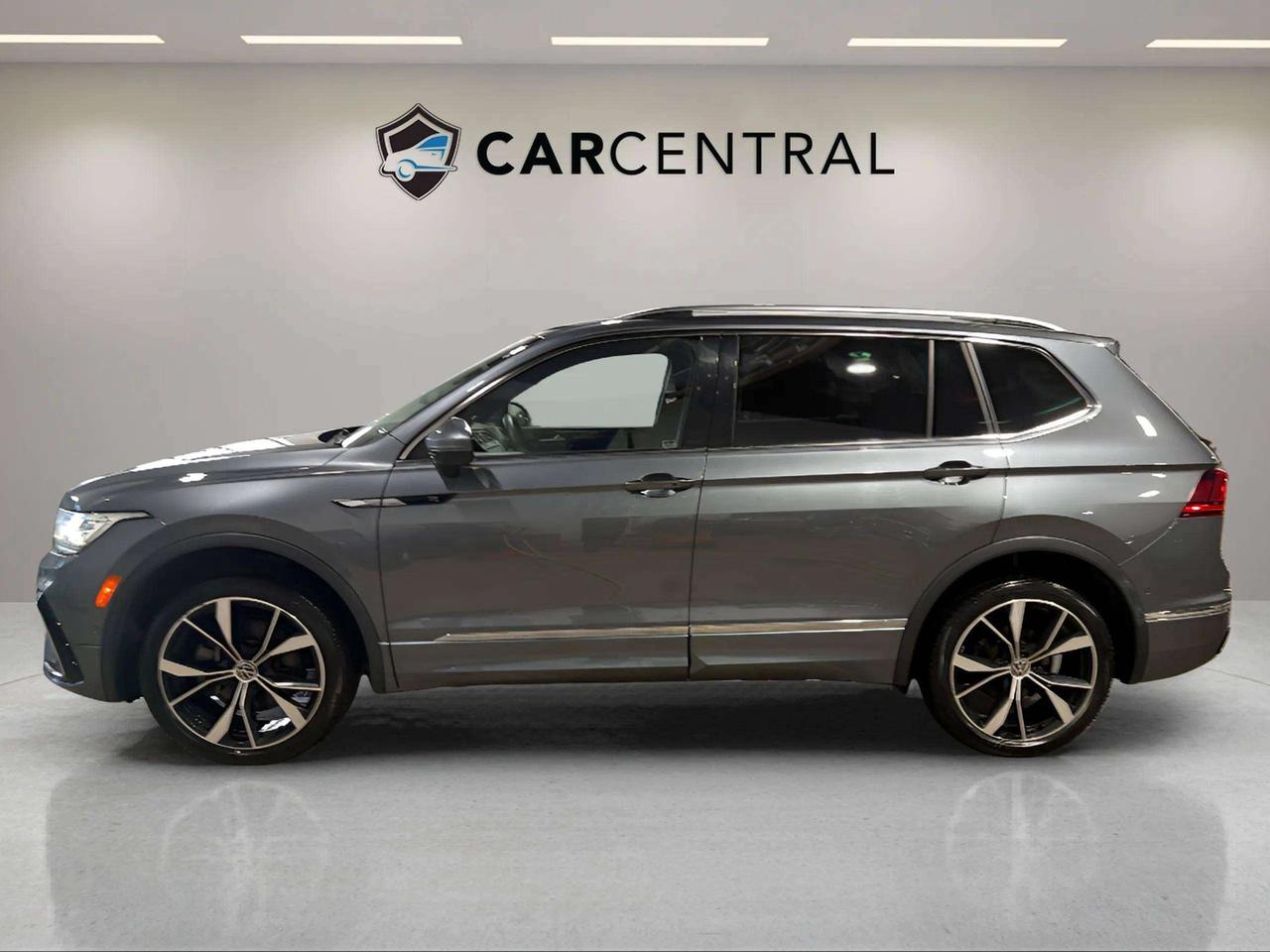 2022 Volkswagen Tiguan HIGHLINE | R LINE | CLEAN CARFAX | PANO | STARTER Photo1
