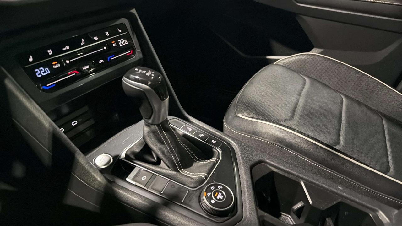 2022 Volkswagen Tiguan HIGHLINE | R LINE | CLEAN CARFAX | PANO | STARTER Photo