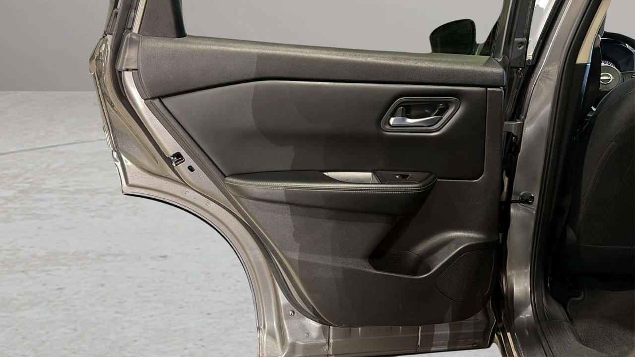2024 Nissan Rogue SV| CLEAN CARFAX| BLIND SPOT| HTD SEATS| CARPLAY Photo