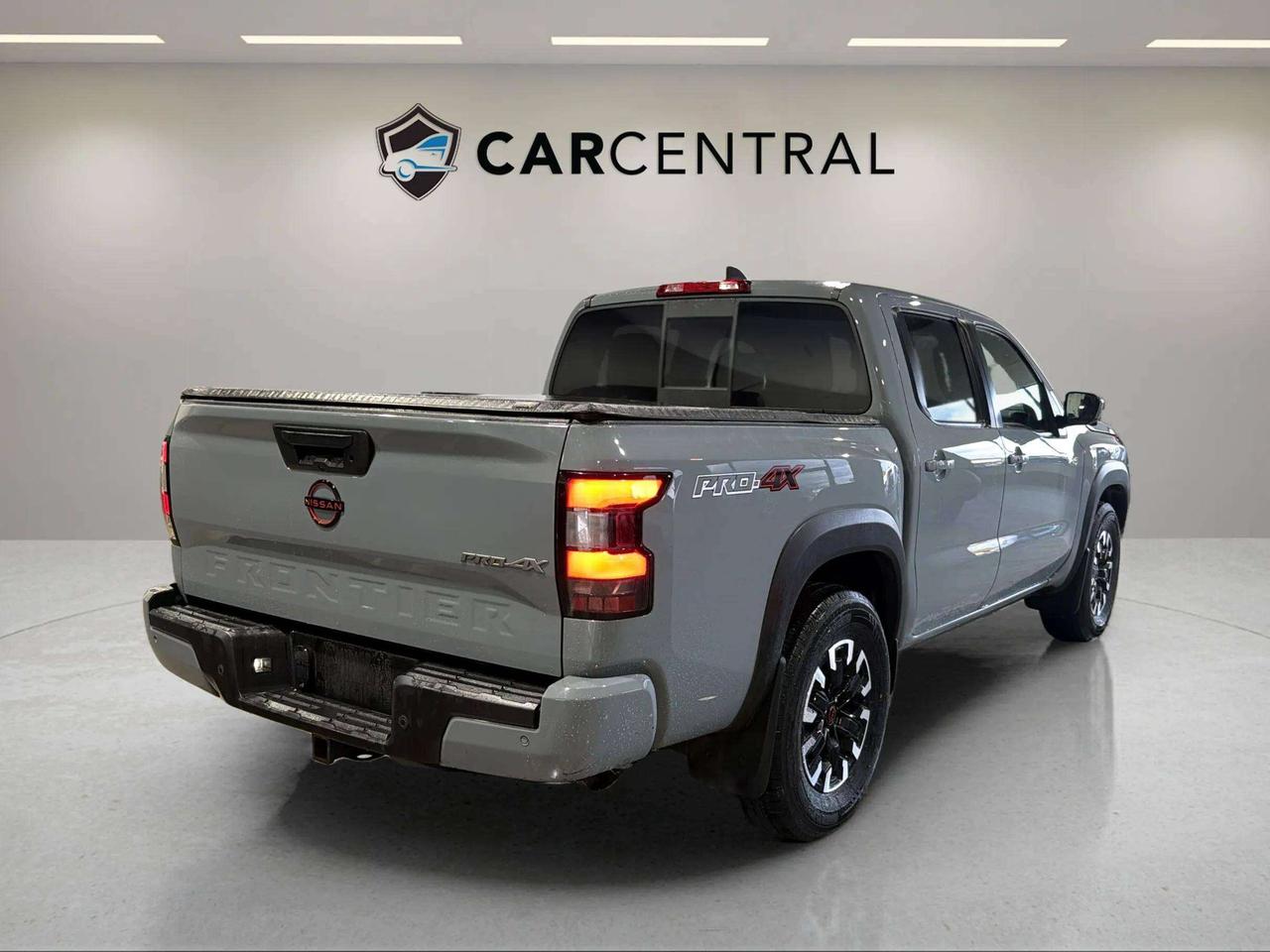 2022 Nissan Frontier PRO- 4X | 1OWNER | LEATHER | SUNROOF| NAVI Photo
