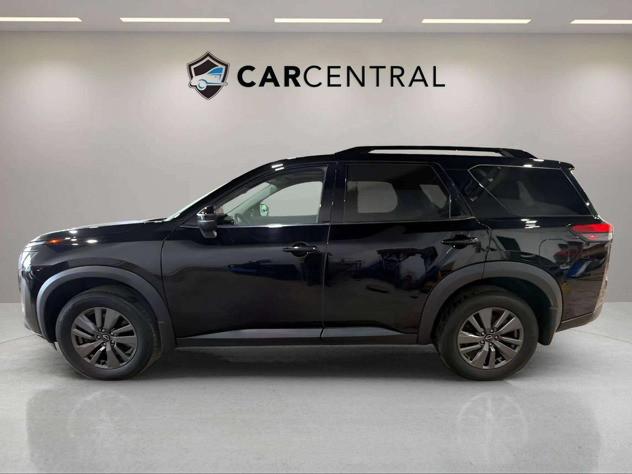 2024 Nissan Pathfinder SV | CLEAN CARFAX | AWD |  1 OWNER | PRO PILOT Photo1