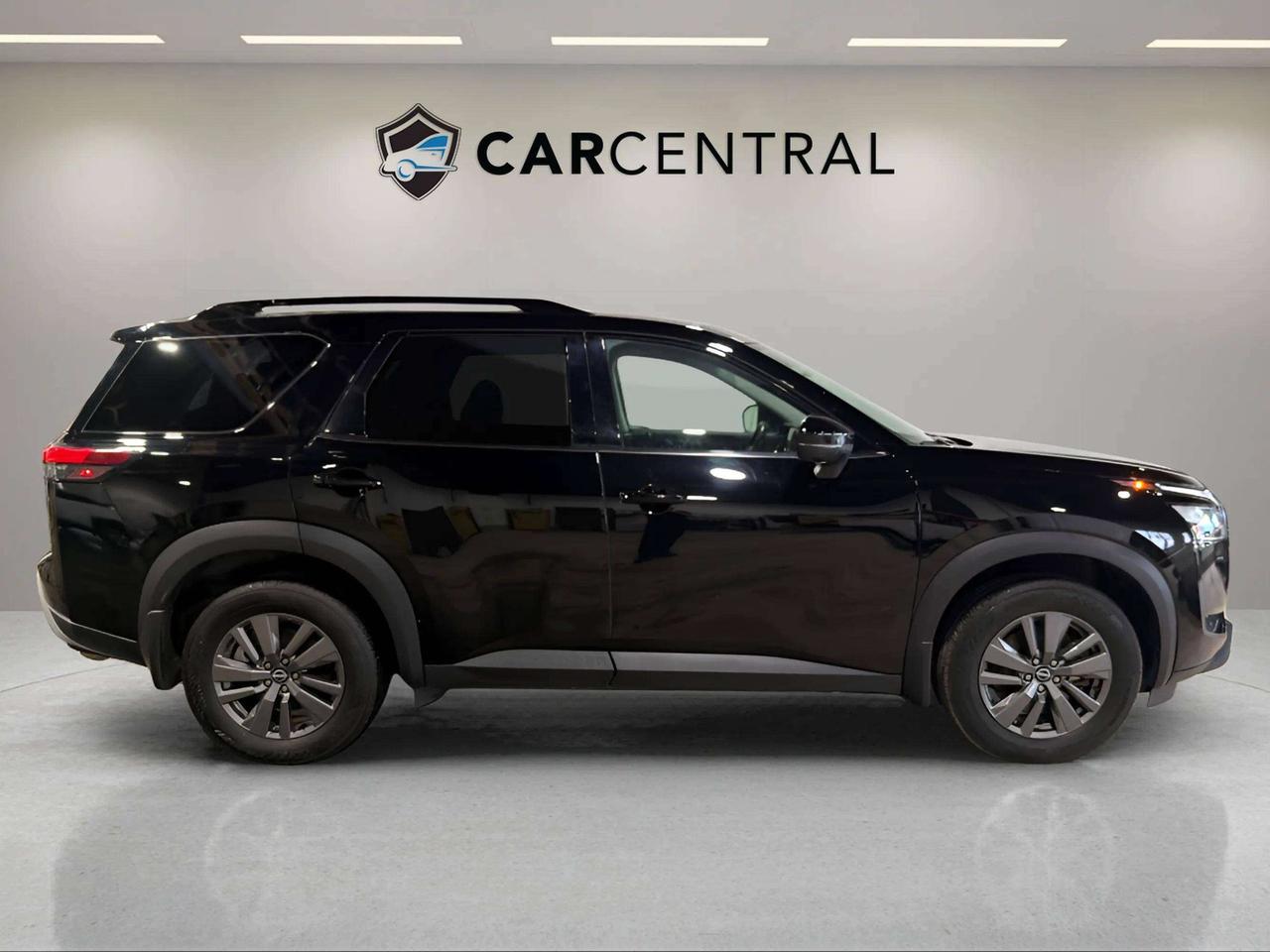 2024 Nissan Pathfinder SV | CLEAN CARFAX | AWD |  1 OWNER | PRO PILOT Photo