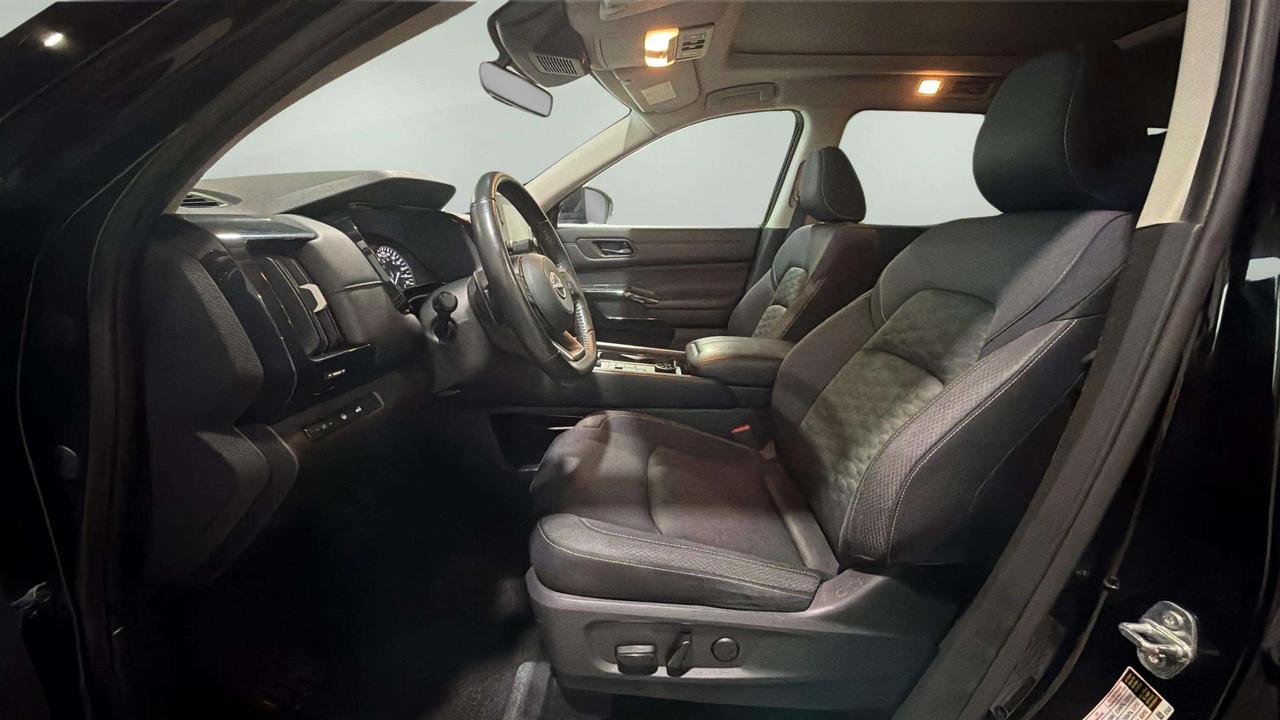2024 Nissan Pathfinder SV | CLEAN CARFAX | AWD |  1 OWNER | PRO PILOT Photo