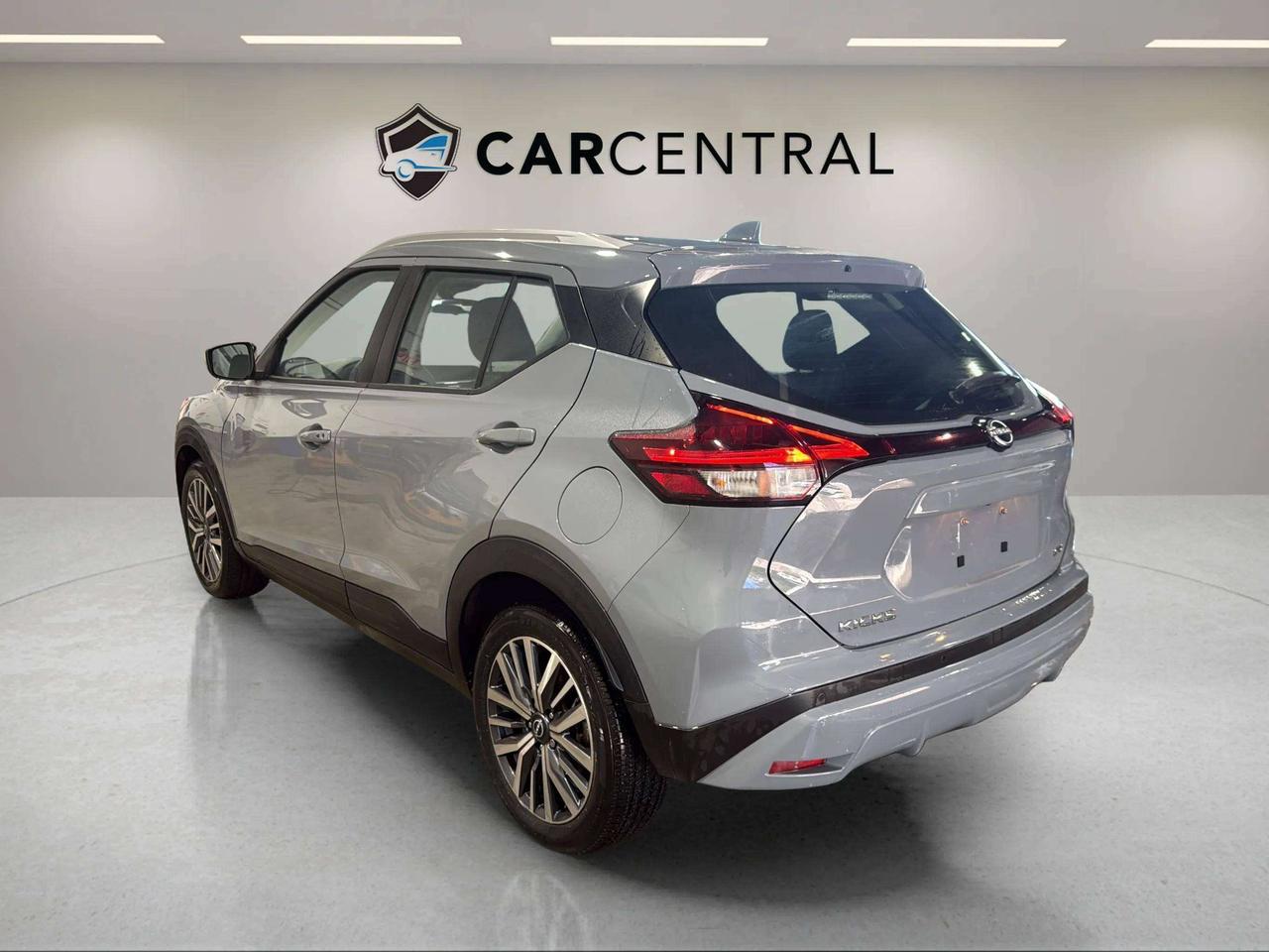 2024 Nissan Kicks SV | CLEAN CARFAX | CARPLAY | HTD SEATS | Photo