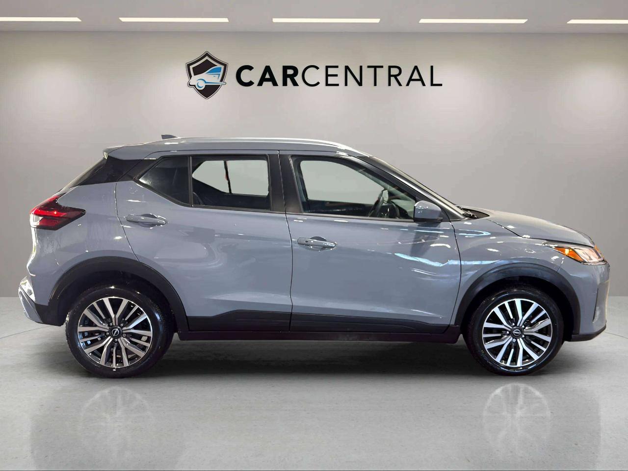 2024 Nissan Kicks SV | CLEAN CARFAX | CARPLAY | HTD SEATS | Photo
