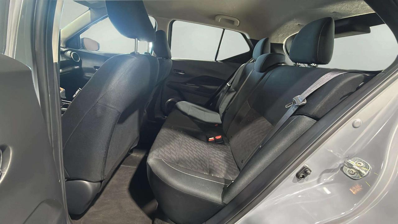 2024 Nissan Kicks SV | CLEAN CARFAX | CARPLAY | HTD SEATS | Photo