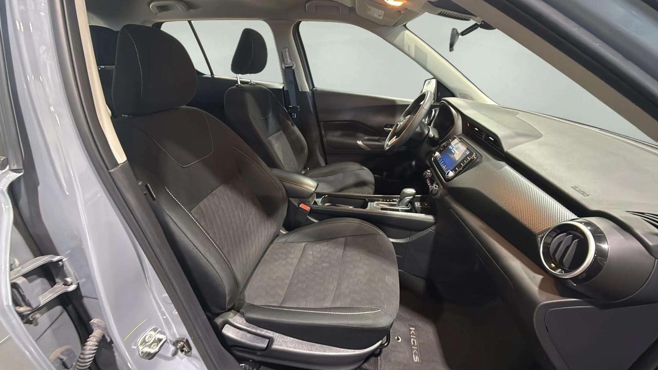 2024 Nissan Kicks SV | CLEAN CARFAX | CARPLAY | HTD SEATS | Photo