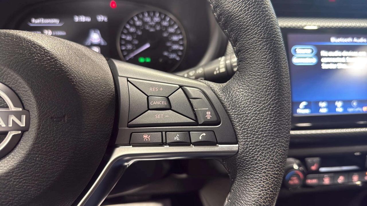 2024 Nissan Kicks SV | CLEAN CARFAX | CARPLAY | HTD SEATS | Photo