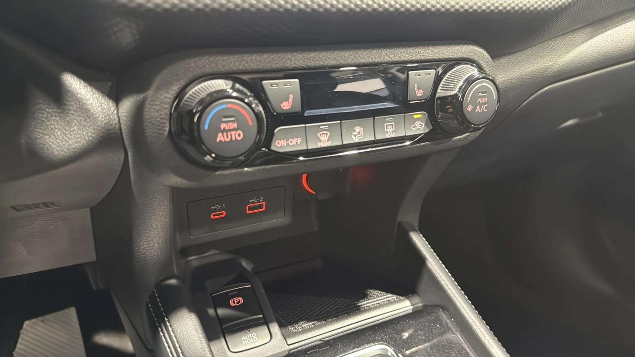 2024 Nissan Kicks SV | CLEAN CARFAX | CARPLAY | HTD SEATS | Photo