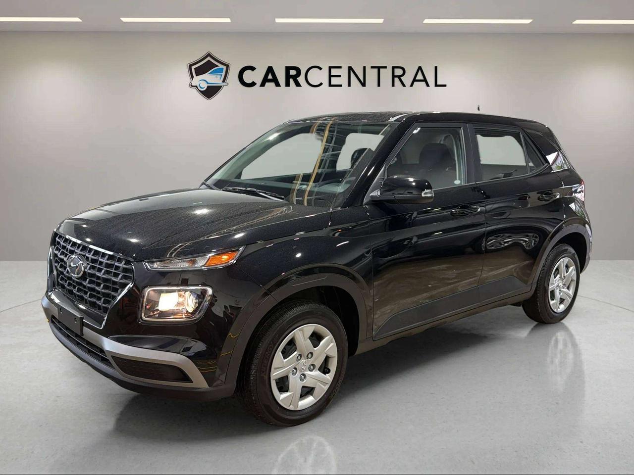 2026 Hyundai Venue ESSENTIAL| CLEAN CARFAX| LANE ASSIST| AWD| CARPLAY Photo0