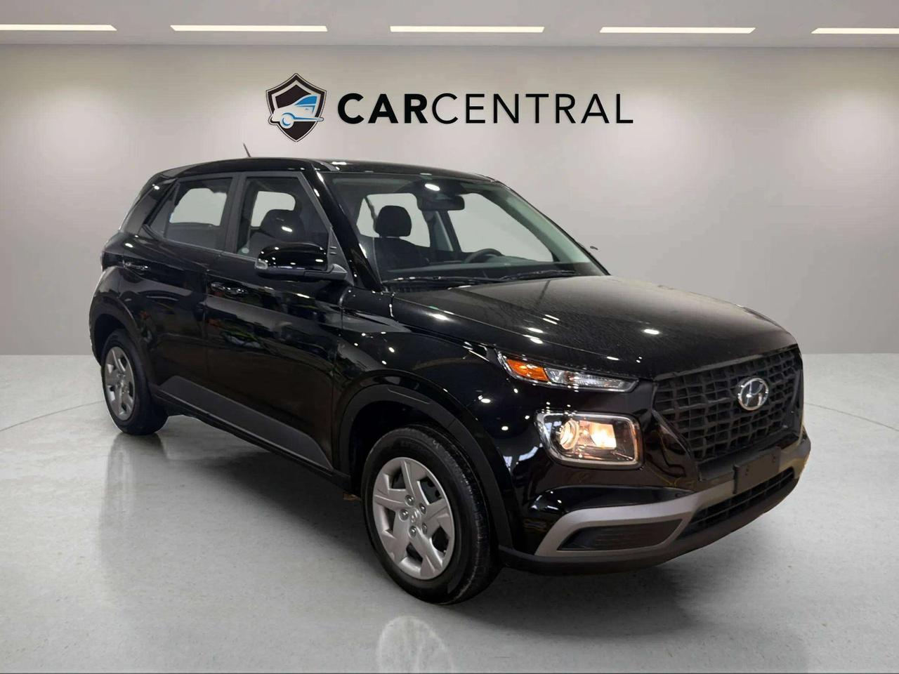 2026 Hyundai Venue ESSENTIAL| CLEAN CARFAX| LANE ASSIST| AWD| CARPLAY Photo