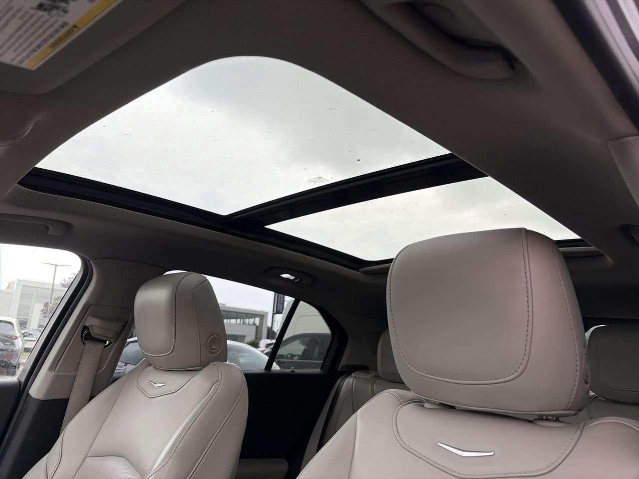 2020 Cadillac XT4 Premium Luxury AWD NEW BRAKES & TIRES| TWIN-CLUTCH | DUAL CLIMATE CONTROL Photo