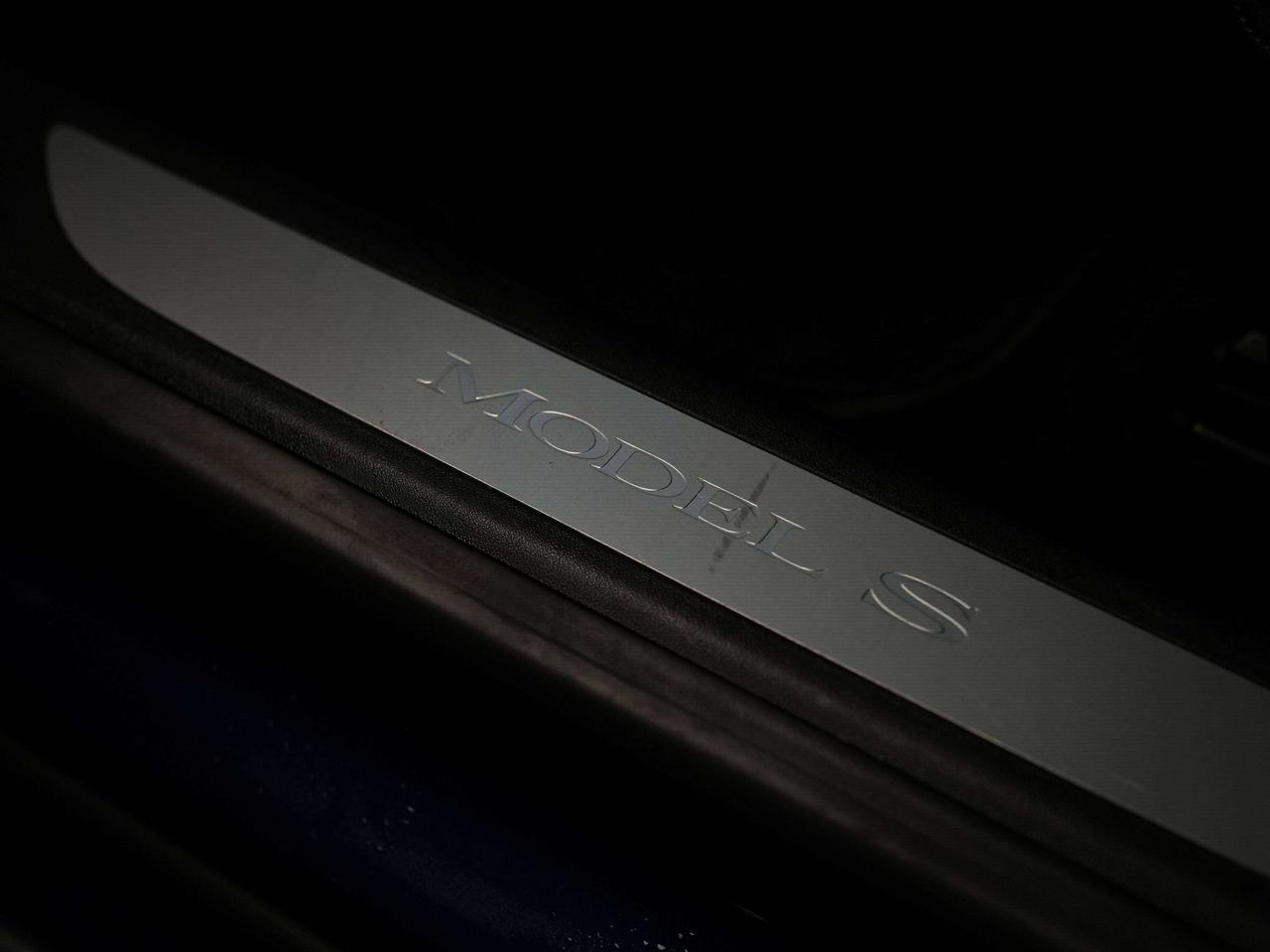 2018 Tesla Model S 100D | WOOD TRIM Photo