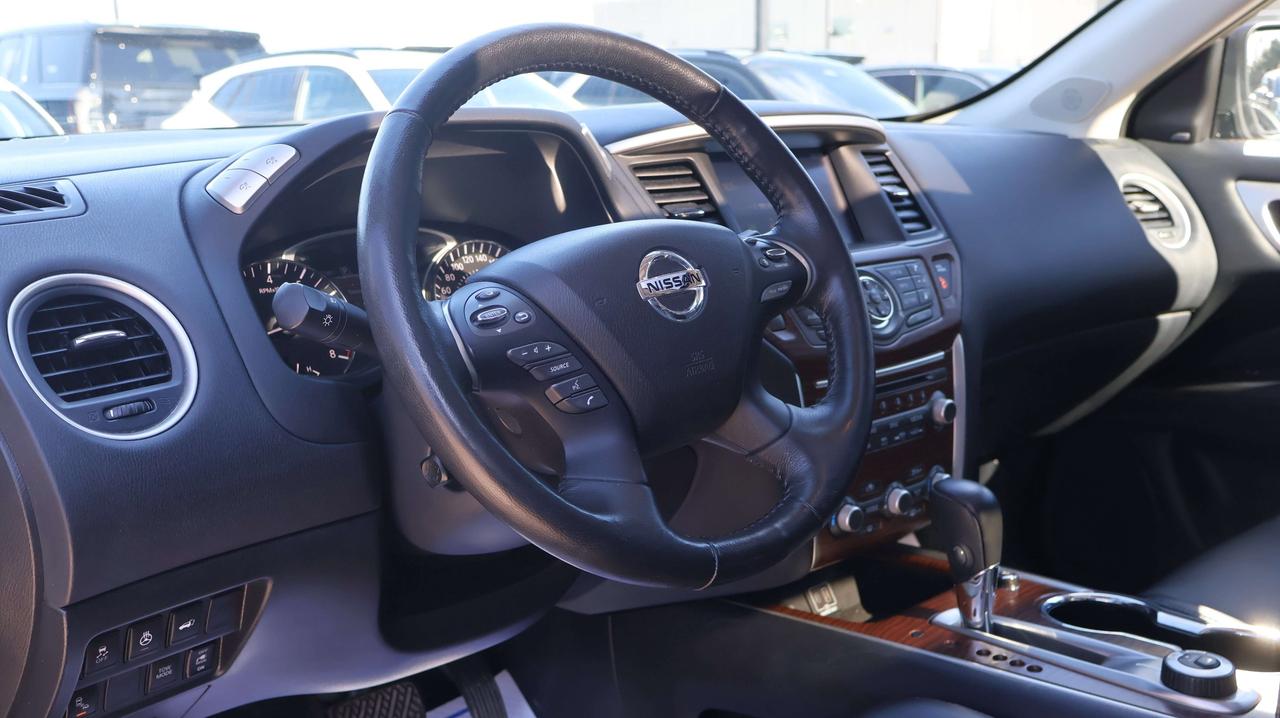 2020 Nissan Pathfinder Platinum | Moonroof Photo