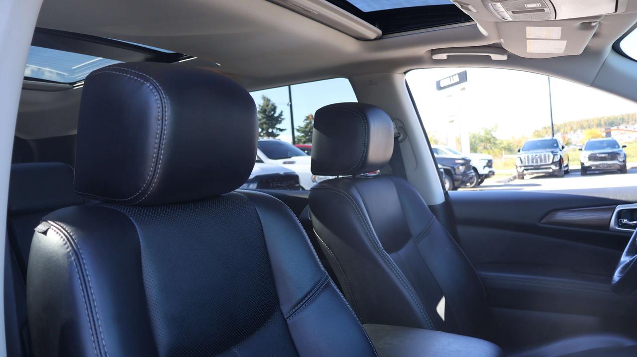 2020 Nissan Pathfinder Platinum | Moonroof Photo