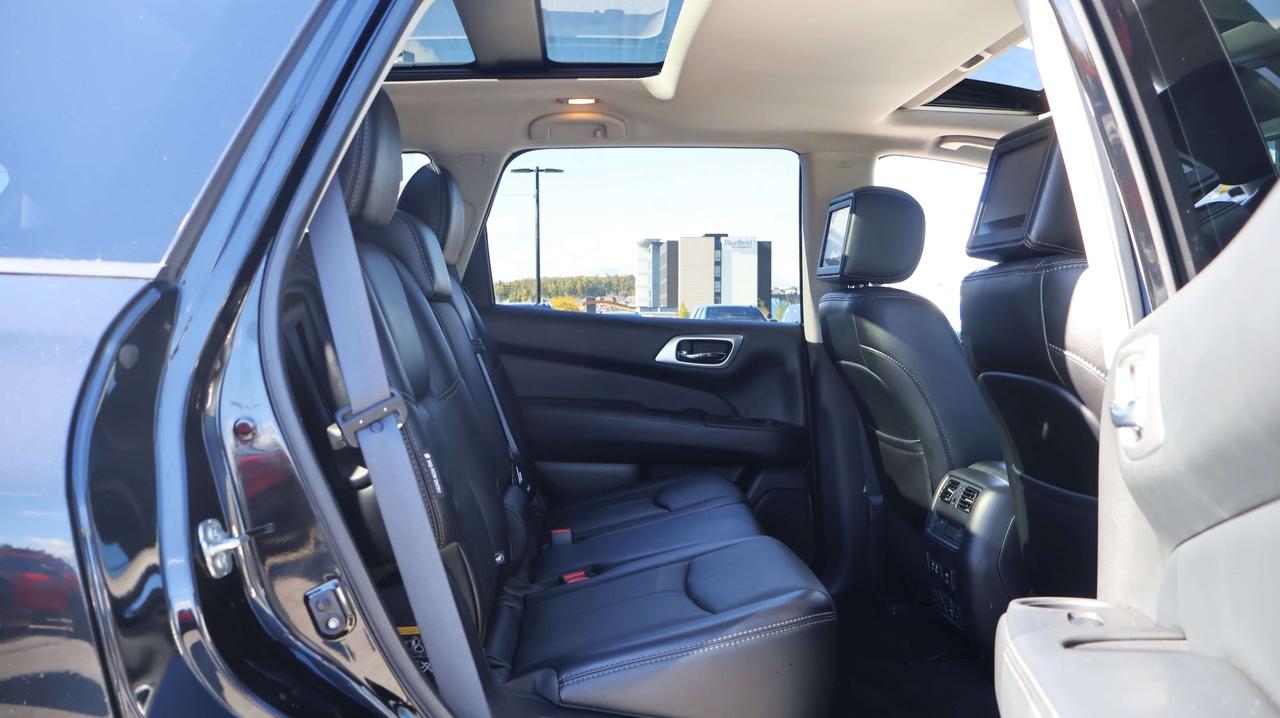 2020 Nissan Pathfinder Platinum | Moonroof Photo