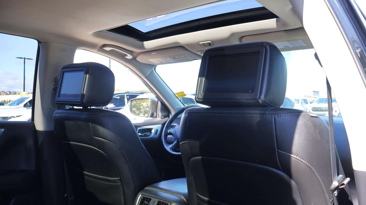 2020 Nissan Pathfinder Platinum | Moonroof Photo
