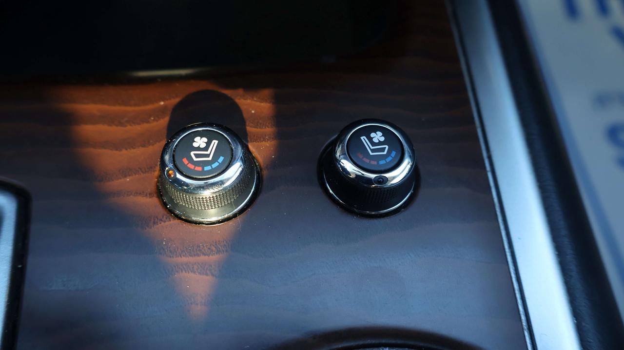 2020 Nissan Pathfinder Platinum | Moonroof Photo
