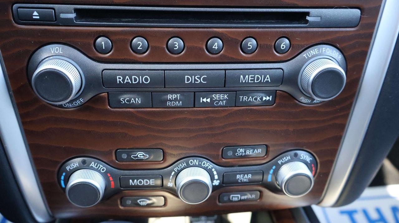 2020 Nissan Pathfinder Platinum | Moonroof Photo