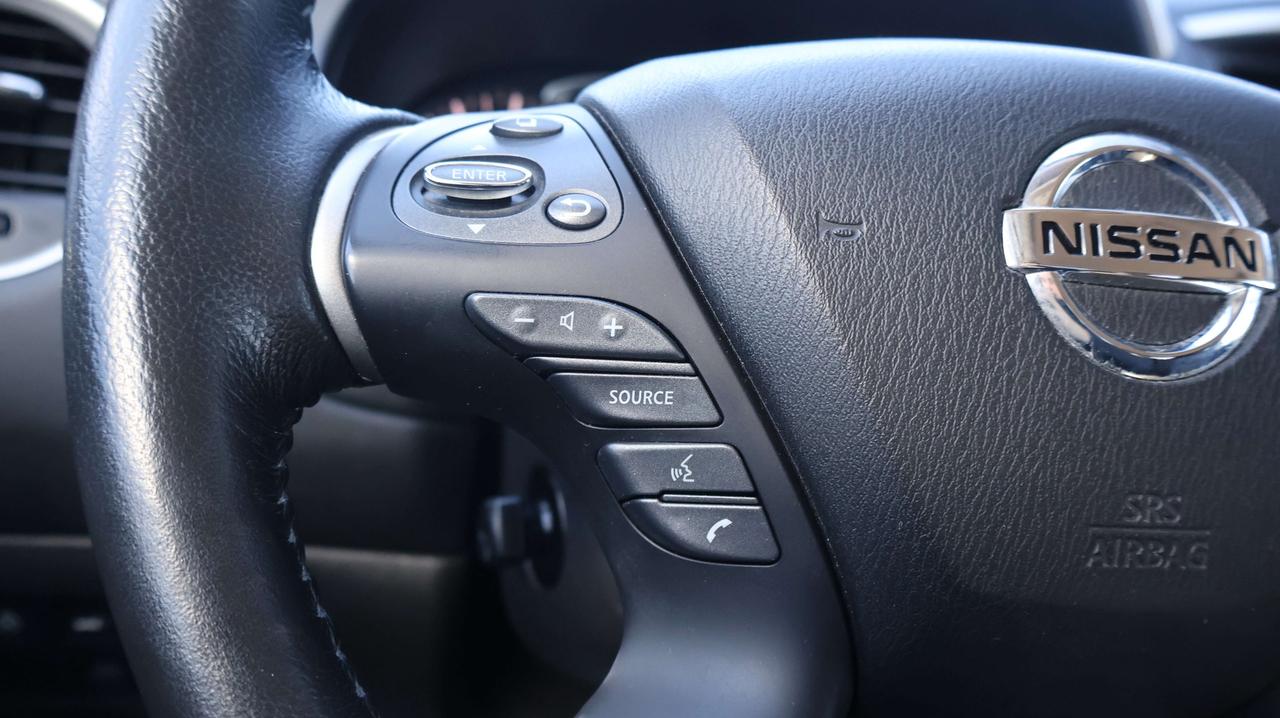 2020 Nissan Pathfinder Platinum | Moonroof Photo