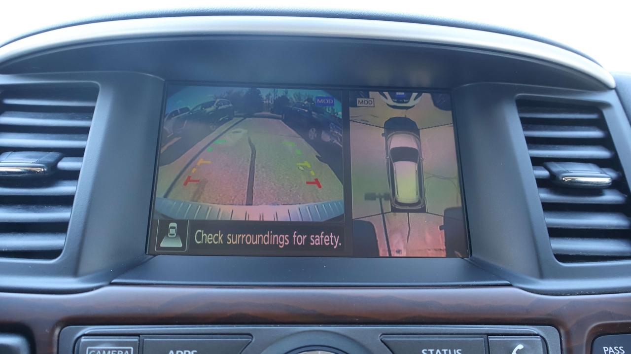 2020 Nissan Pathfinder Platinum | Moonroof Photo