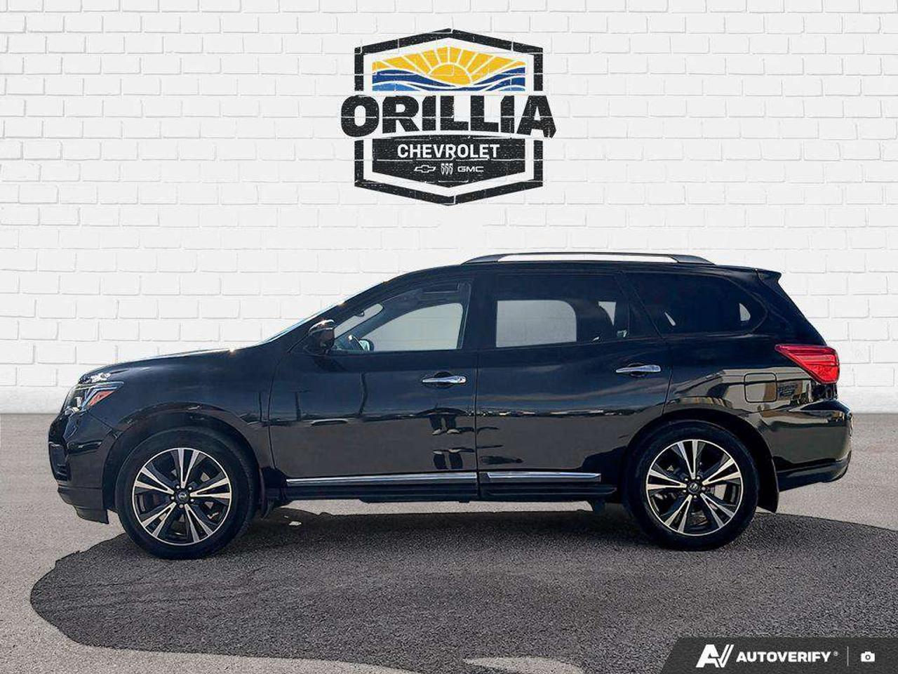 2020 Nissan Pathfinder Platinum | Moonroof Photo