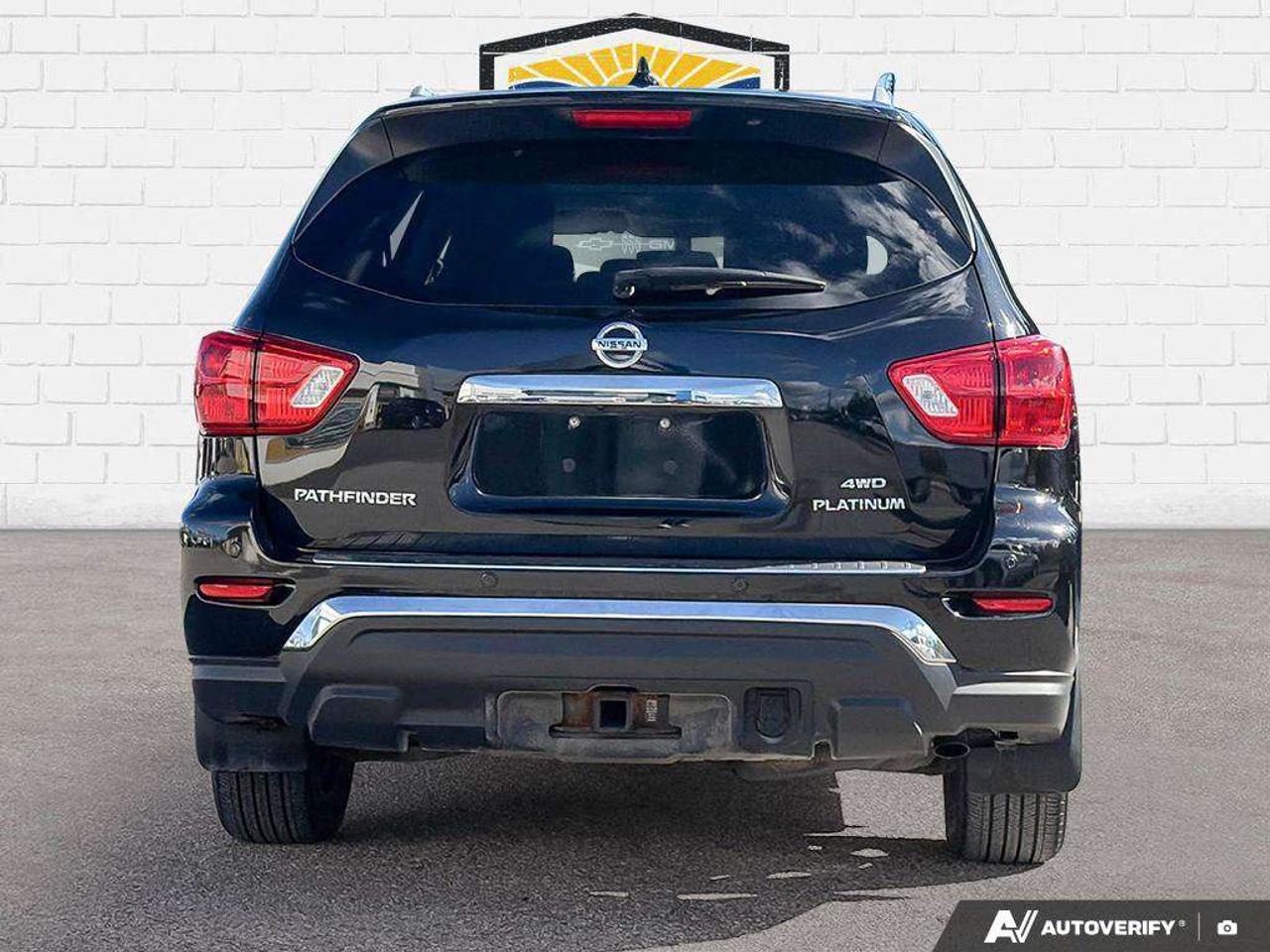 2020 Nissan Pathfinder Platinum | Moonroof Photo