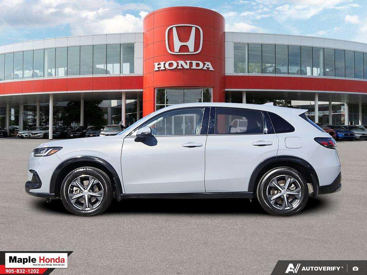 2025 Honda HR-V Leather Seats| Sunroof| Heated Seats| Blind Spot Photo