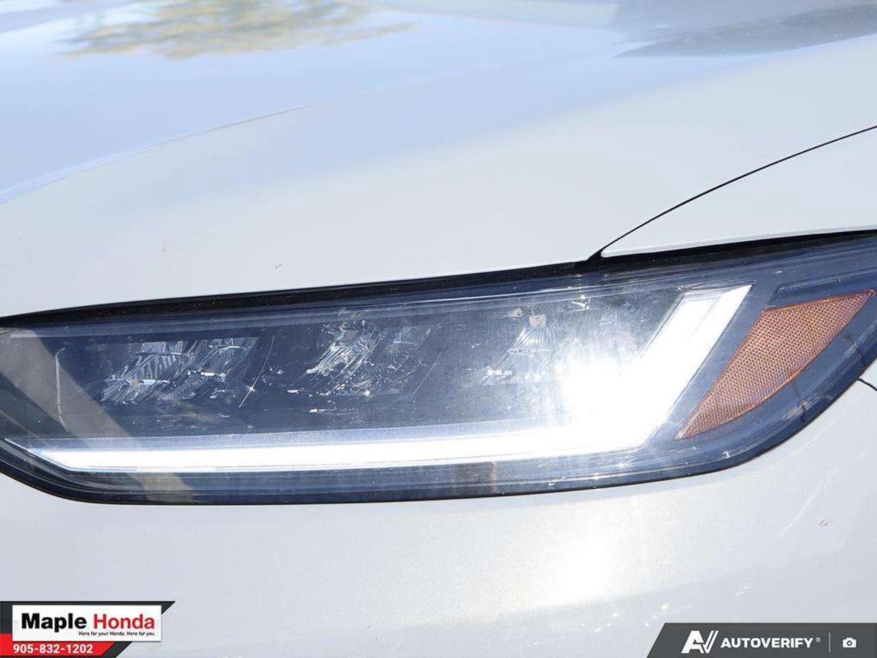 2025 Honda HR-V Leather Seats| Sunroof| Heated Seats| Blind Spot Photo