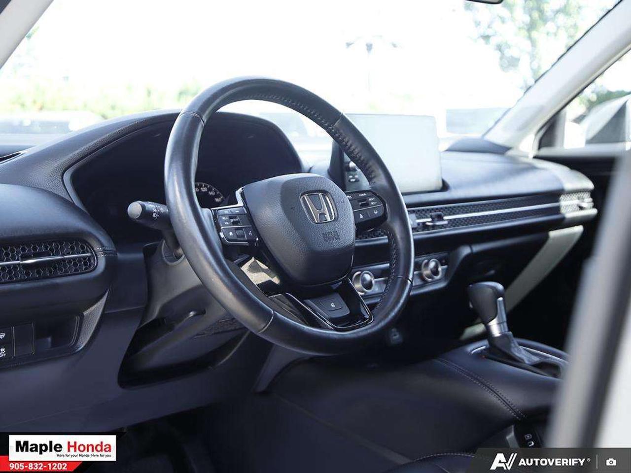 2025 Honda HR-V Leather Seats| Sunroof| Heated Seats| Blind Spot Photo