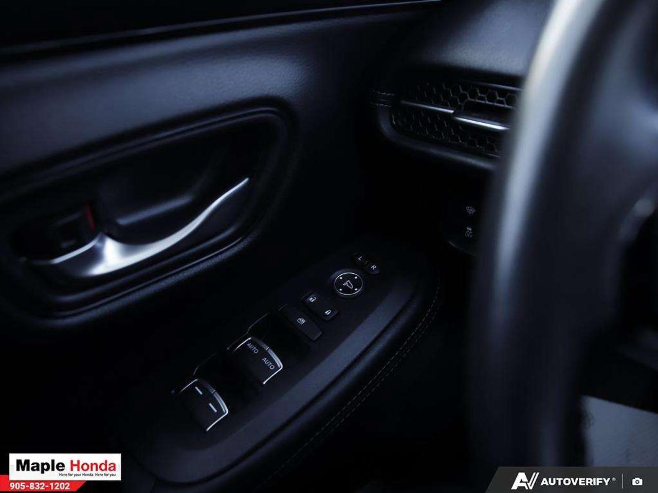 2025 Honda HR-V Leather Seats| Sunroof| Heated Seats| Blind Spot Photo