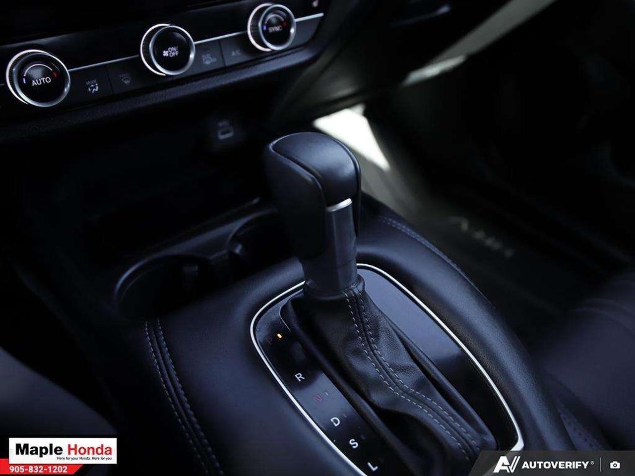 2025 Honda HR-V Leather Seats| Sunroof| Heated Seats| Blind Spot Photo