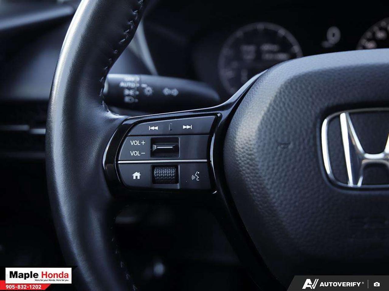 2025 Honda HR-V Leather Seats| Sunroof| Heated Seats| Blind Spot Photo