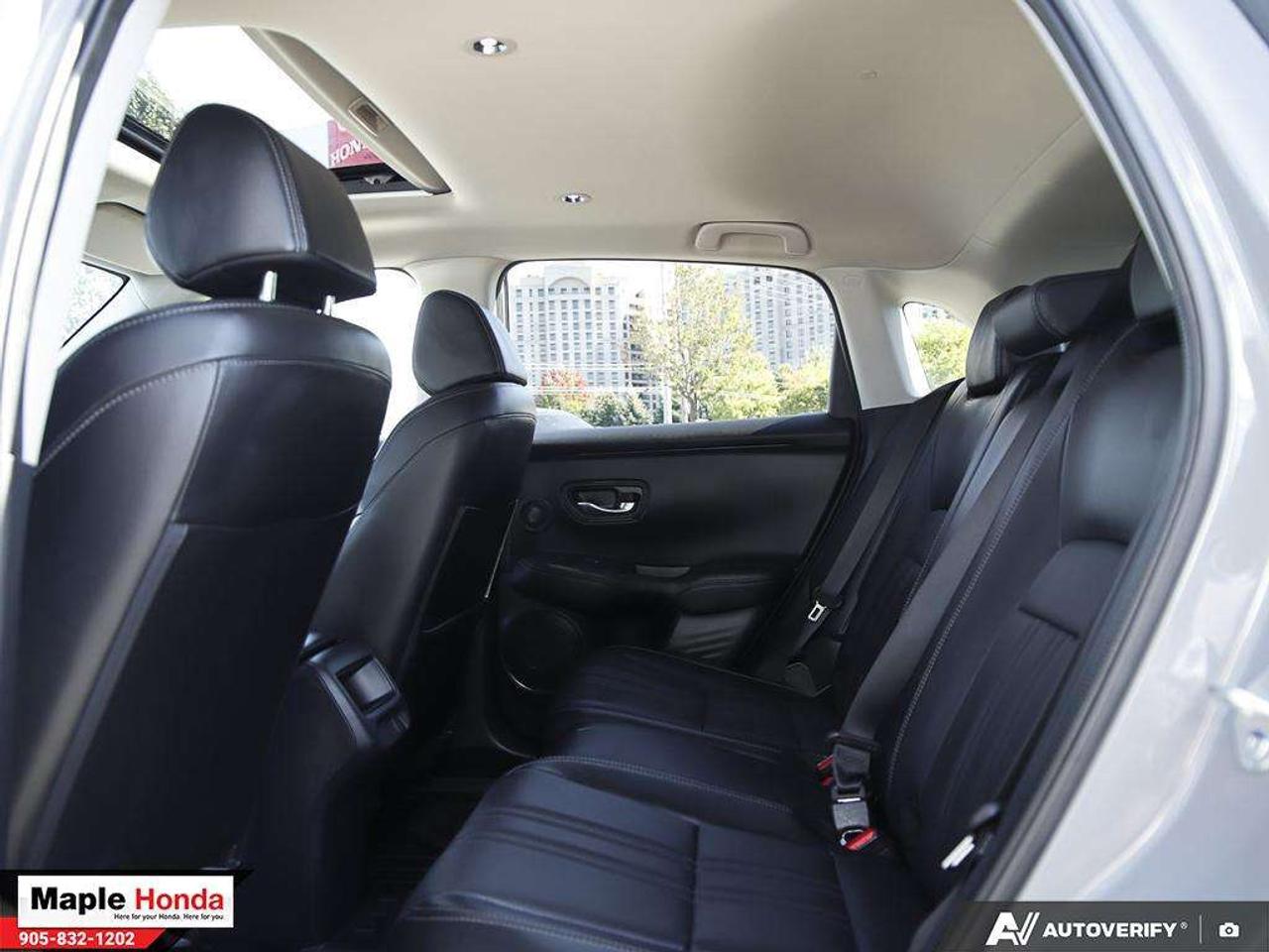 2025 Honda HR-V Leather Seats| Sunroof| Heated Seats| Blind Spot Photo