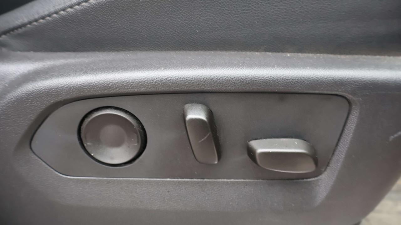 2024 GMC Sierra 2500 HD SLT | Heated Mirrors | Tow Hitch Photo