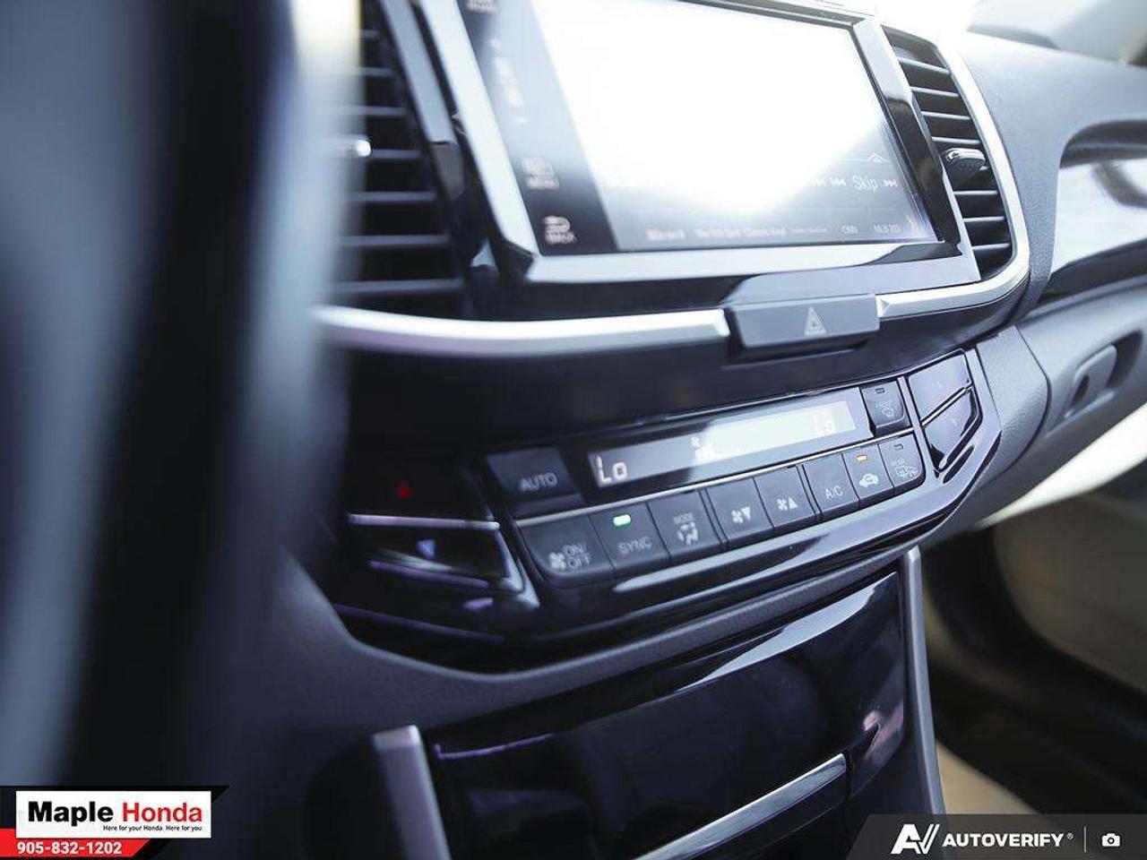 2017 Honda Accord Leather Seats| Navigation| Front and Rear Parking Photo