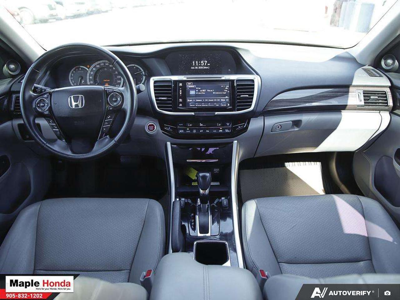 2017 Honda Accord Leather Seats| Navigation| Front and Rear Parking Photo