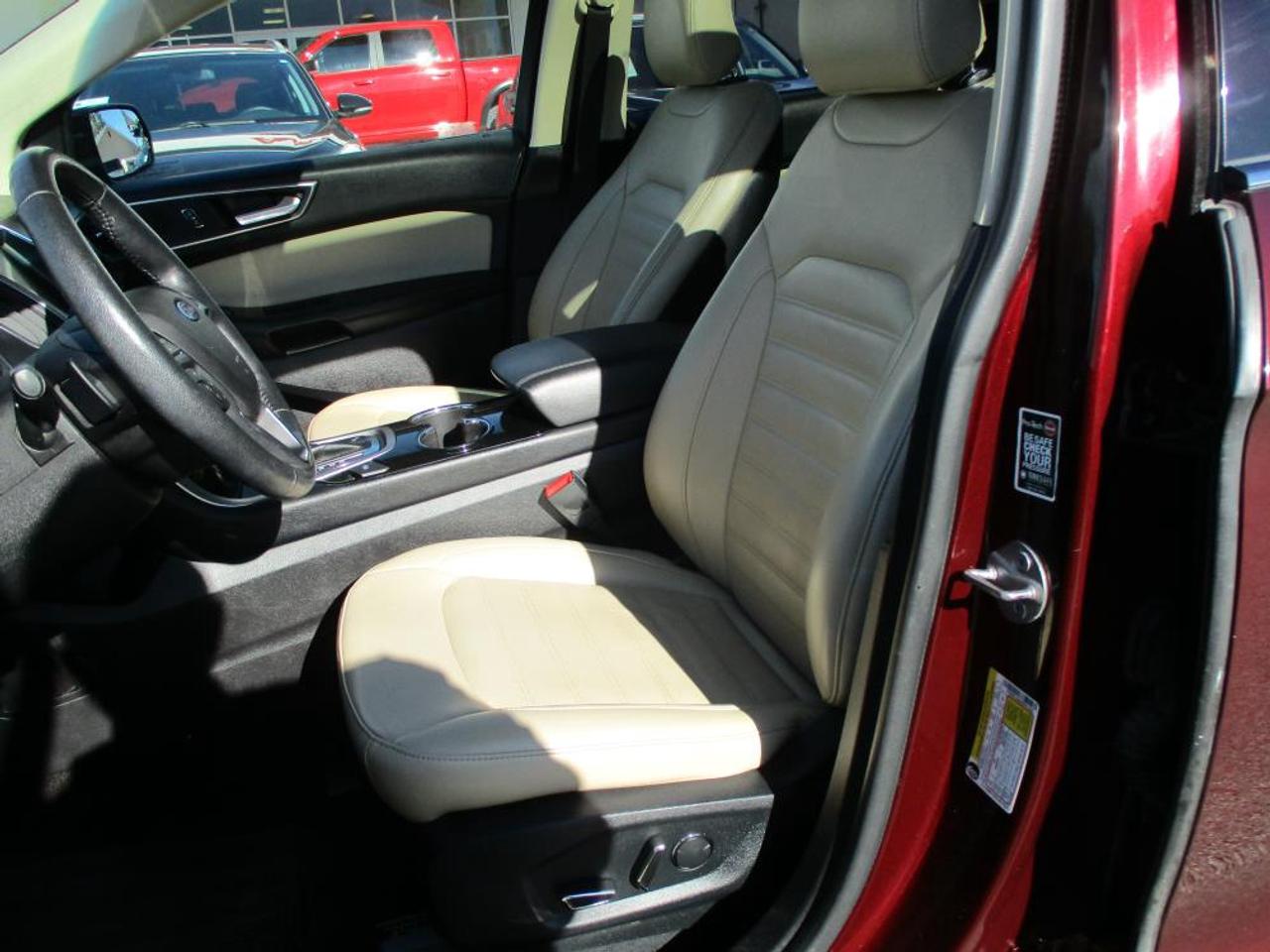 2017 Ford Edge SEL AWD Photo