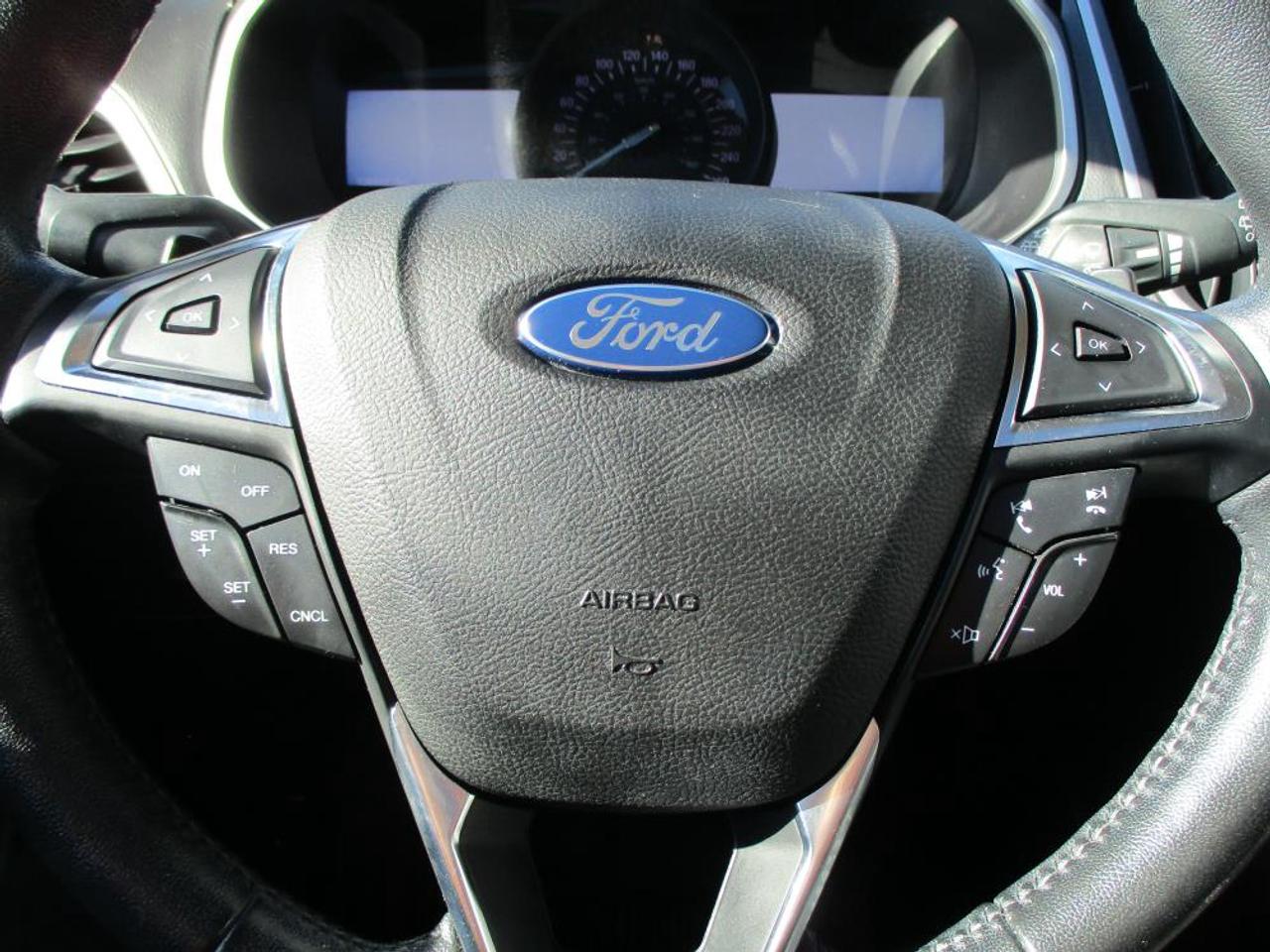2017 Ford Edge SEL AWD Photo