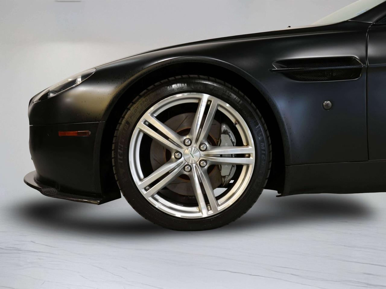 2010 Aston Martin Vantage MANUAL | MATTE | NAV Photo