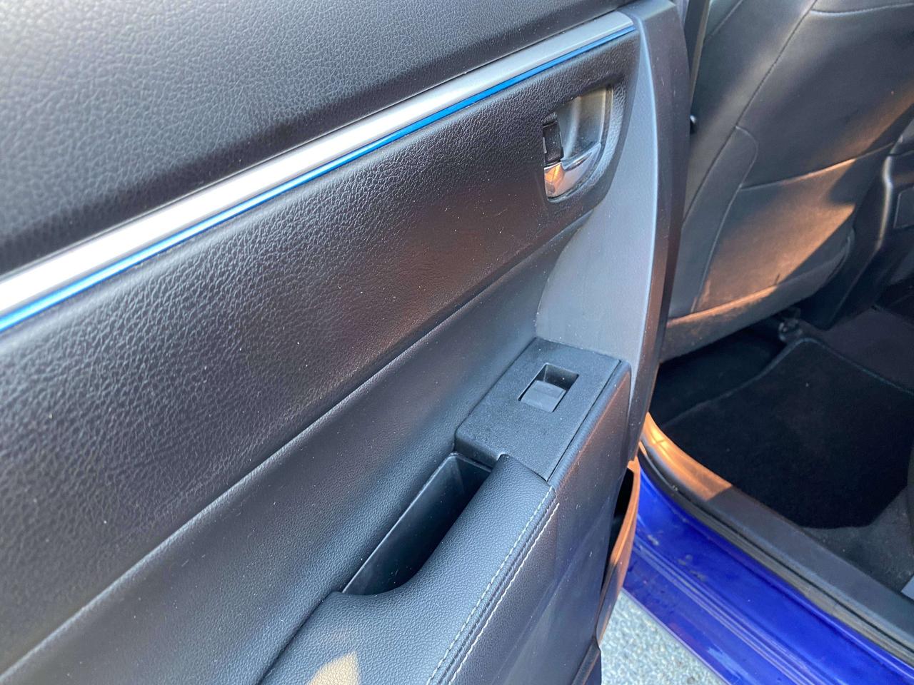 2016 Toyota Corolla S, AUTO, HEATED LEATHER, SUNROOF, BACK UP CAMERA! - Photo #18
